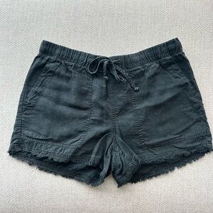 Cloth & Stone Frayed Hem Drawstring Elastic Flowy Shorts XS